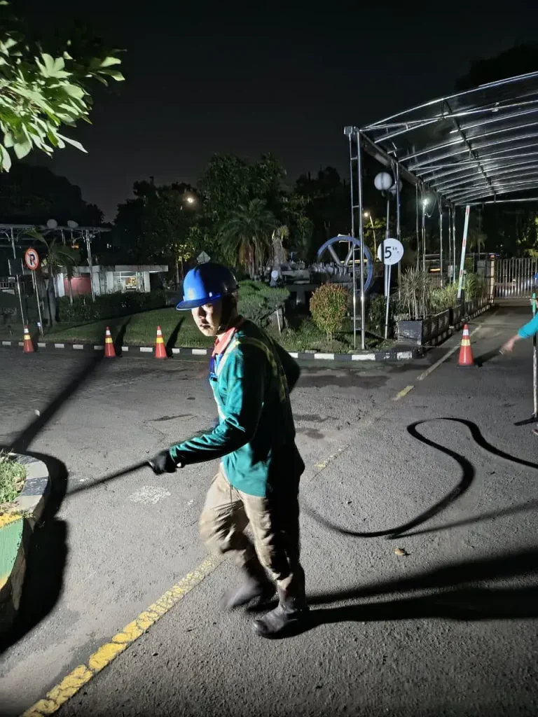 Proyek Aspal di Depok