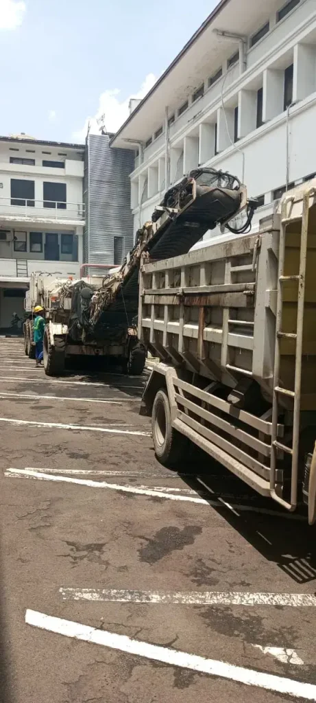 Kupas Aspal dengan Cold Milling Machine